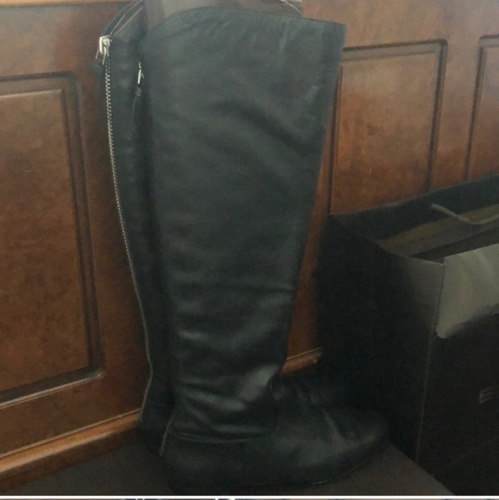 Elie Tahari high black boots with zipper Women